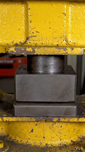 Hydrolic press presses Gun Bullet #hydrolikpress #bulletlover #viral #shortfeed