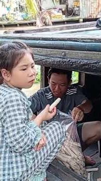 She built a rice noodle shop but forgot to pay. #emlymientayvlog