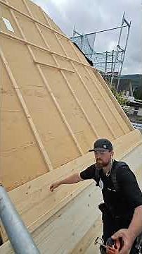Einzelkämpfer Dachschalung. #howto #handwerk #carpentry #zimmerei