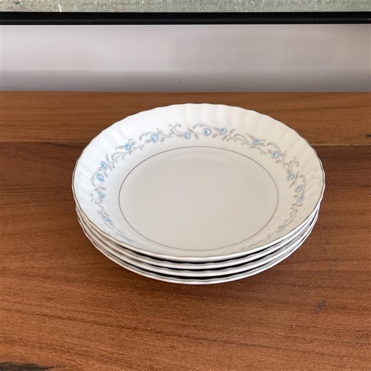 Set of 4 Vintage Porcelain Plates – Decorative Antique Dinnerware - Etsy