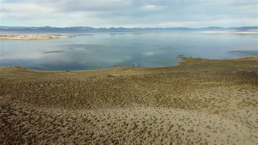 Lac Mono, Californie : Tours de tuf photographiées par drone