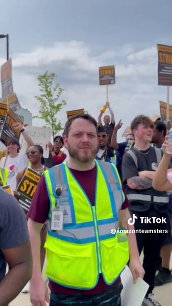 PRIME WEEK WALKOUT! Workers at the Amazon delivery station in Pontiac, MI are on strike against Amazon's unfair labor practices. Amazon drivers from California, who have been on strike for two weeks, are with them on the picket line! #AmazonStrike #makeamazondeliver #1u #laborunions #teamsters #unionstrong #unions #solidarityforever