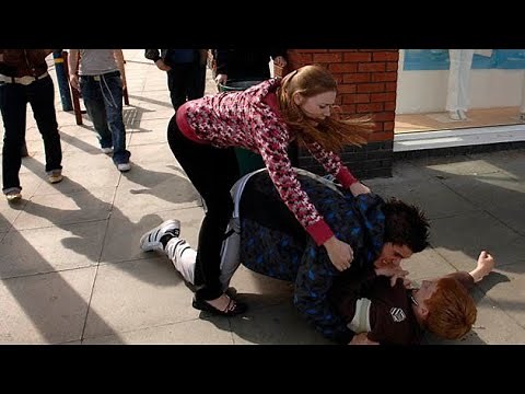 Coronation Street - Chesney Brown Vs. Kenzie Judd (22nd August 2008 Episode 1)