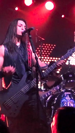 Stone cold KILLER! A deep cut from Creatures of The Night from The Handsome Devils to fire up your Tuesday night! Full show KISS DEEP CUTS IN VEGAS out now on our channel. #kiss #kissonline #kissarmy #kissband