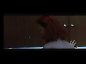 'Eight Legged Freaks' goofy cat scene.