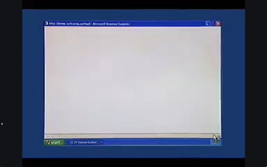 某电脑用户用他电脑里的虚拟机里的英语版WindowsXP用IE浏览器将谷歌网输错成Goggle.com,导致他的电脑感染伪装成杀毒软件的间谍软件等病毒后蓝屏死机