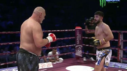 Dynamite Fighting Show | Tolea l-a învins pe Justițiarul de Berceni și a explicat de ce l-a „cruțat”: „De aia a scăpat de knockout” | Sport.ro