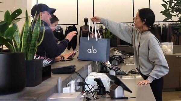 US Consumer Sentiment Falls to More Than Three-Year Low