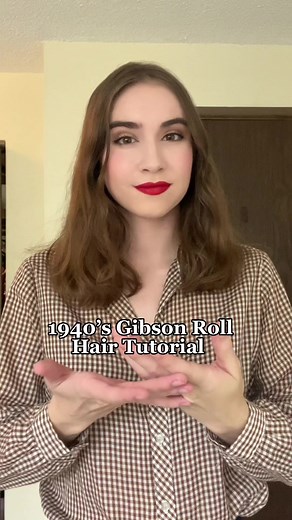 133K views · 2.4K reactions | One of my favorite vintage updos for when I don’t curl my hair殺 #vintage #hairtutorial #1940s #vintagehair #vintagestyle #ww2 #oldhollywood | Victorybee | Facebook