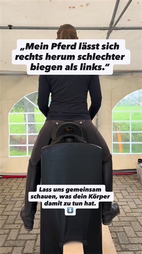 Therapeutin Mensch & Pferd | Sarah Töws on Instagram: "Oft höre ich Sätze wie: – „Rechts herum ist alles schwieriger.“ – „Mein Pferd biegt sich links besser als rechts.“ – „Ich habe das Gefühl, ich sitze schief – aber ich weiß nicht warum.“ In den Sitzschulungskursen mit dem Pferdesimulator Joker wird genau das sichtbar. In diesem Beispiel siehst du: • Einknicken in der linken Taille • mehr Beugung im rechten Bein • mehr Streckung im linken Bein • ein Becken-Shift nach links 👉 Das Reitergewicht