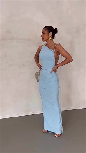 Elegant Backless Dress for Formal Events