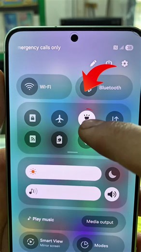 How to Turn On the Torch with a Double Press on Samsung Galaxy S25
