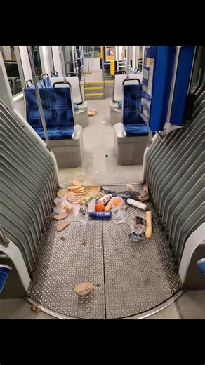 Night Shift Policing in Leipzig: Tram and Street Closure During Demo