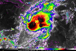 142K views · 623 reactions | Current Wednesday AM satellite for Beryl. Weakening is expected with wind shear ahead. But it has maintained intensity well through the nights. Winds at 8am still 145mph. www.spaghettimodels.com | Mike's Weather Page | Facebook