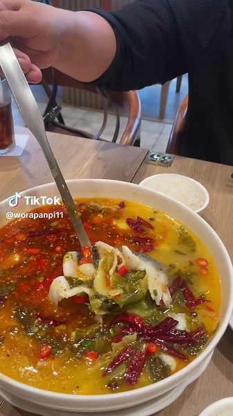 ปลาต้มผักกาดดอง ที่แถมกากหมูไม่อั้น แถมข้าวไม่อั้น อร่อยนัว!! #cantonparadise #ปลาต้มผักกาดดอง #เซ็นทรัลเวิลด์ #กากหมูเจียว