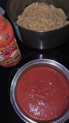 Tonight I made dinner using Classico creamy ricotta pasta sauce.