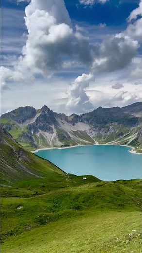 You found Austria's best-kept secret lake... 🇦🇹🏔️
