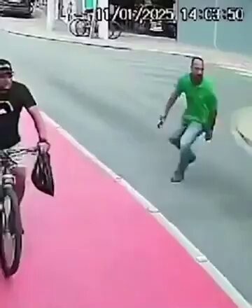 A robbery in Brazil went wrong after a suspect was taken down with a WWE-style move.