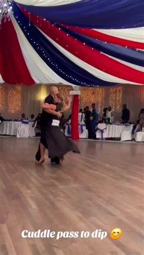 Sokkie dance moves 🤩 Cuddle pass to dip 💃🕺 #sokkiedancelessons #leerdans #sokkie #lifestyledancing
