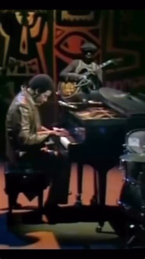 MissMissyPhillly🎼🎹🎸 | Bill Withers on Flip Wilson Show singing Lean on Me- Have a great night 🫶 “Lean on Me” is a song written and recorded by American... | Instagram