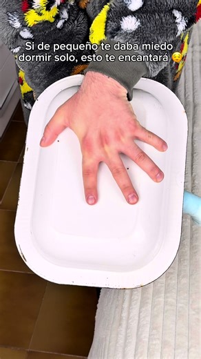 😩 Si de pequeño te daba miedo dormir solo, esto te va a tocar 🩵 #peluche #bluey #dormir #niños #peluchequerespira Un peluche de bluey que respira, se ilumina suavemente y acompaña a los niños por la noche.