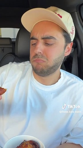 Guatemalan Fried Chicken Mukbang & Review (7.7/10)