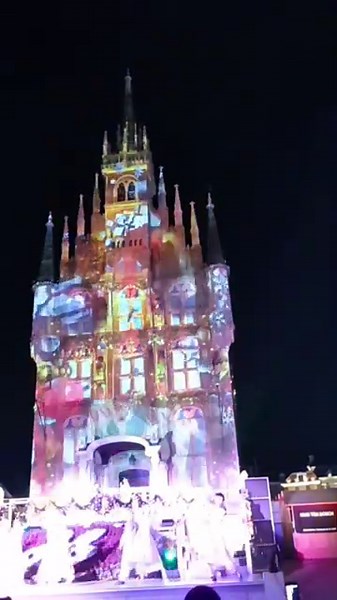 世界一のイルミネーション。ハウステンボスのメロディーオブクリスマスの後半編（前編と見てください）感動です。絶対にオススメ。クリスマスにはハウステンボス