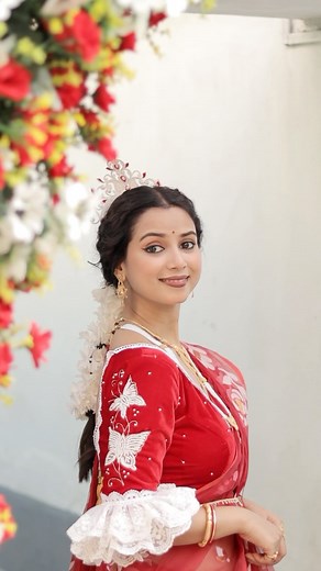 Tithi Dutta on Instagram: "II B I Y E B A R I II Saree Draping by @rinkudutta045 Hairstyle by @srijitaghosh4u Saree from @polkaa_dots_boutique Blouse from @sanai.222 Mukut- @saswati.kanji 🎥 @____randomness__"