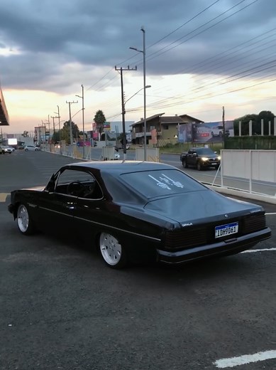Opala Comodoro: Ícone dos Anos 2000