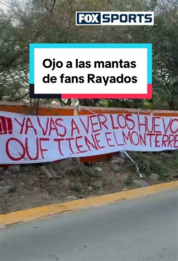 'YA VAS A VER LOS 🥚 QUE TIENE MONTERREY' AFICIÓN COLOCA MANTAS EN EL BARRIAL 👀 Previo a la práctica de este lunes, así se manifestaron los seguidores de Rayados tras el cese de Domenec Torrent 🫣 📹: Iván del Ángel #centralfox