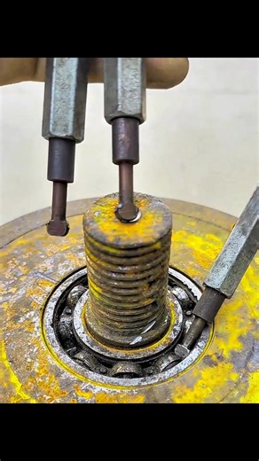 6.6K views · 18 reactions | How to remove bearing? Easy tools and tricks! #tricks #tools #viralreels #machine #machinelearning #trickshot #viralshorts #shorts | artKnot | Facebook