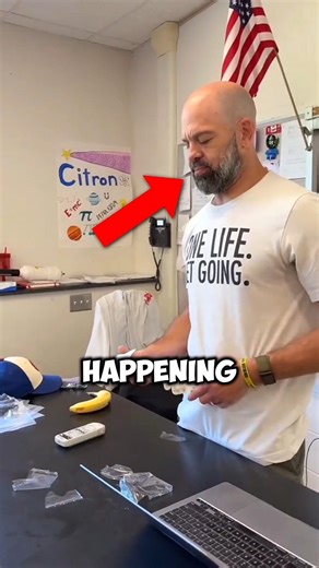 Teacher’s Unexpected Reaction to the Gum Wrapper Wall 😱