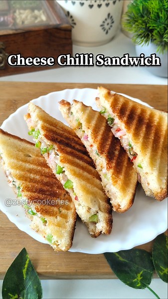 Cheese Chilli Sandwich 🥪😍 #shorts #sandwich #cheese #recipe #snacks #shortsfeed