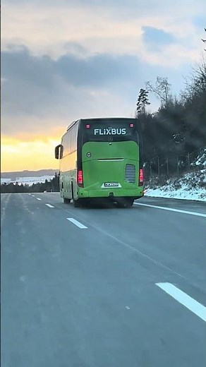 Ein Flixbus zum Jahresanfang vor Abendrot auf der Autobahn! #bus #fernbus