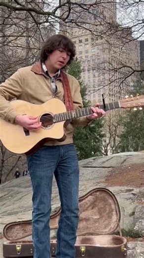 Wyatt Flores Music: Holes Concert in New York City