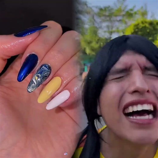 LA MUÑECA SE GANO SUS OREJITAS DE BURRO POR MALA 🤣