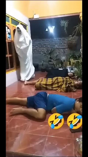 Pocong kena prank bikin ngakak #pocongtiktok #poconggokil #poconglucu #pocongviral #pocongngakak😆🤦‍♀️🤣😝 #videolucungakak #videolucu