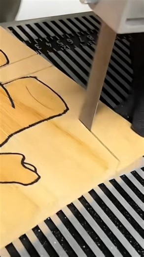 Satisfied with wood bear cutting work 🥰 #woodworking #woodworkingtips #woodwork #woodcraft #woodart | Creative-Works