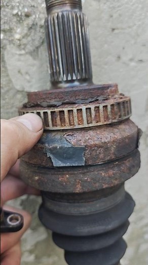 BMW X3 abs problem / rusted oval tone ring damaging the abs sensor and sending wrong speed readings