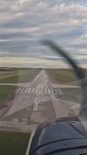 Rough Landing in Crosswind #aviation #crosswindlanding #pilotlicense #landing #studentpilot