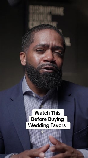 Essential Tips for Choosing Wedding Favors