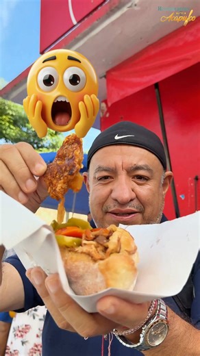 🎥✨ Del horno a la historia de Acapulco 🌴 El bolillo con relleno acapulqueño no es solo un antojo… ¡es tradición! Pan crujiente, puerco jugoso, y ese toque ahumado de cocina de leña que nos transporta al verdadero sabor de Guerrero 🔥🍞🐖 ¿Ya lo probaste? #BolilloConRelleno #SaborAcapulqueño #GastronomíaGuerrerense #CocinaDeLeña #SaboresDeAcapulco #ComidaTradicional #HechoEnAcapulco #GuerreroSabeBien #StreetFoodMexicano #AntojoAcapulqueño #ComidaConHistoria #acapulcoessabor @fansdestacados😍😍�