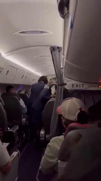 Another Wrestling Match on American Airlines | Crew Juice