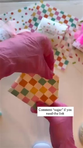 Tiffany Hill on Instagram: "Comment “sugar” if you need the link. Bakers, all round stickers are 30% off until Saturday and this collection is so CUTE!!! Members, you can stack your discount codes. 🥰🥰 Hope you are having a wonderful day."