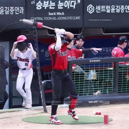 [직캠] KIA 김도영 대기 타석 몸 풀기 & 타격 준비 과정