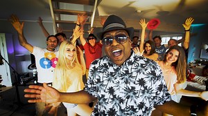 Der Titelsong der gleichnamigen TV-Show „Can And More“ sorgt für gute Laune auf den Ohren. Der Sommersong aus Fuerteventura erobert von den kanarischen Inseln den Rest der Welt und bringt Sommer und Sonne auch zu Euch. Google https://play.google.com/…/mus…/album/Can_Villa_Can_and_More…... Mehr anzeigen | CAN and MORE WORLD