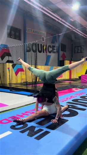Which part do you think you could do? @Justin Garcia @Sherry #contortion #contortionist #middlesplit #flexible #flexiblewomen #tumbling #gymnastics