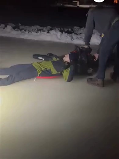 Winter Fun with a Leaf Blower: A Family's Ice Skating Adventure