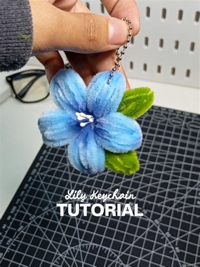DIY Lily Keychain Tutorial Using Fuzzy Wire