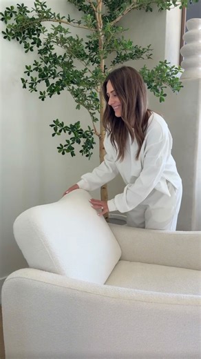 𝐃𝐚𝐧𝐢𝐞𝐥𝐥𝐞 𝐃𝐨𝐧𝐨𝐡𝐮𝐞 | Amazon | Home Finds on Instagram: "COMMENT “SHOP” FOR LINKS or shop the link in my bio ✨ *Please note: please follow @danielle.donohue first so that links don’t get hidden in your DM’s ☺️ #amazonhome #amazonfinds #amazongadgets #amazonfavorites #homehacks 4-in-1 Convertible Sleeper Chair Bed, Accent Chair, Chaise Lounge, Comfy Reading Armchair, Pull Out Sofa Bed with Adjustable Backrest for Living Room, Bedroom Pearl White Boucle"